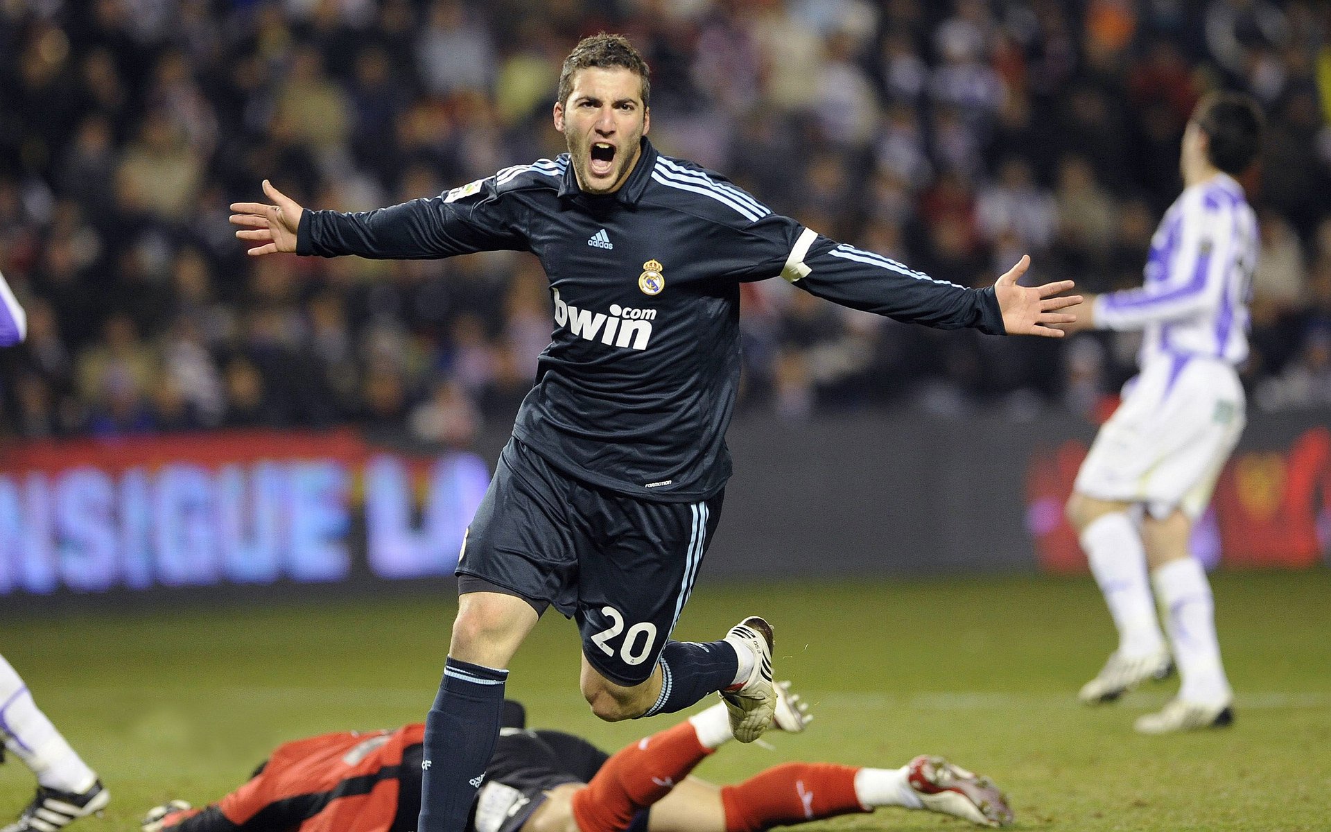 焦点人物：当红球星私下生活生活揭秘，球星日常